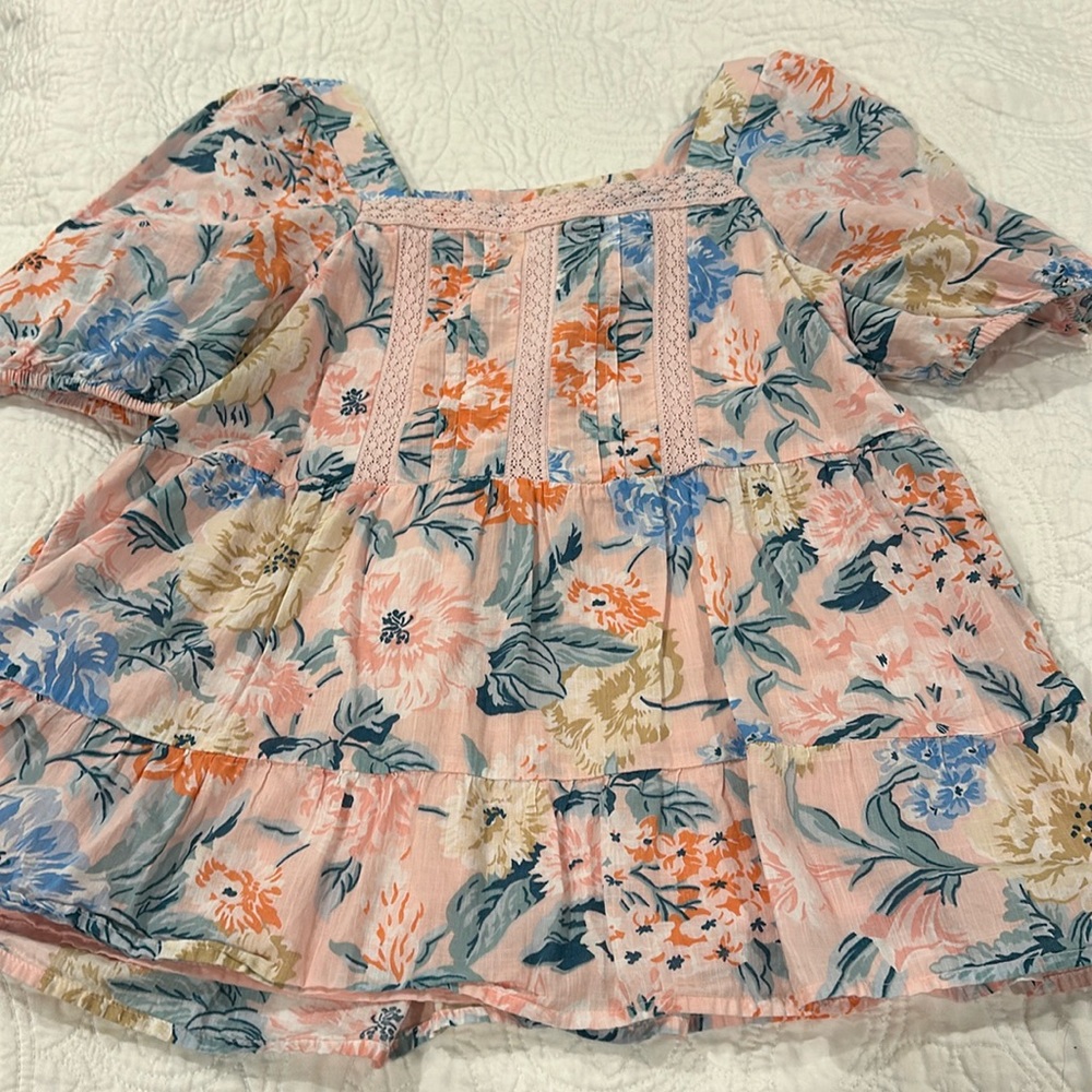 Women’s Loft Top, square neckline, size XS